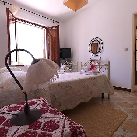 Casa Martis לינה וארוחת בוקר Terralba
